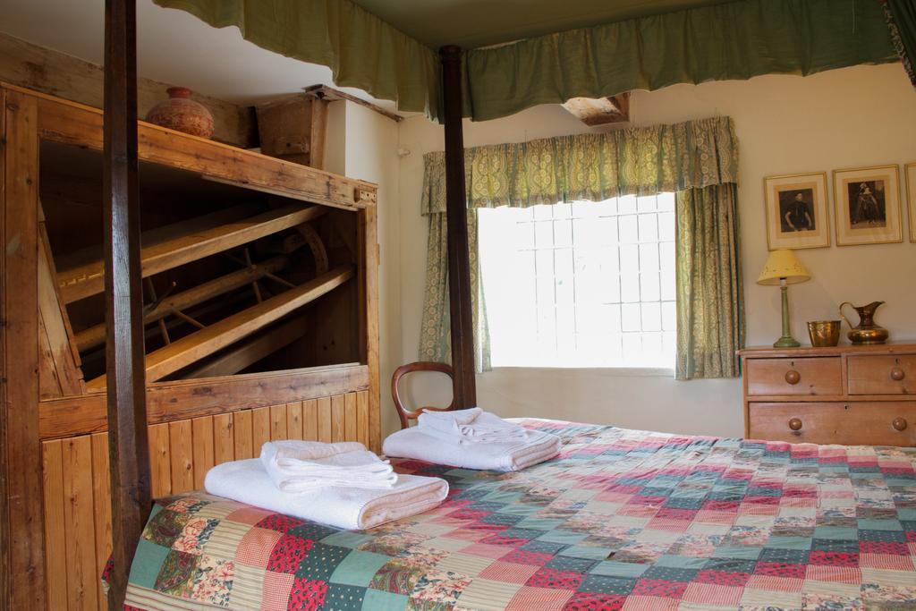 Owlpen Manor Cottages Uley Экстерьер фото