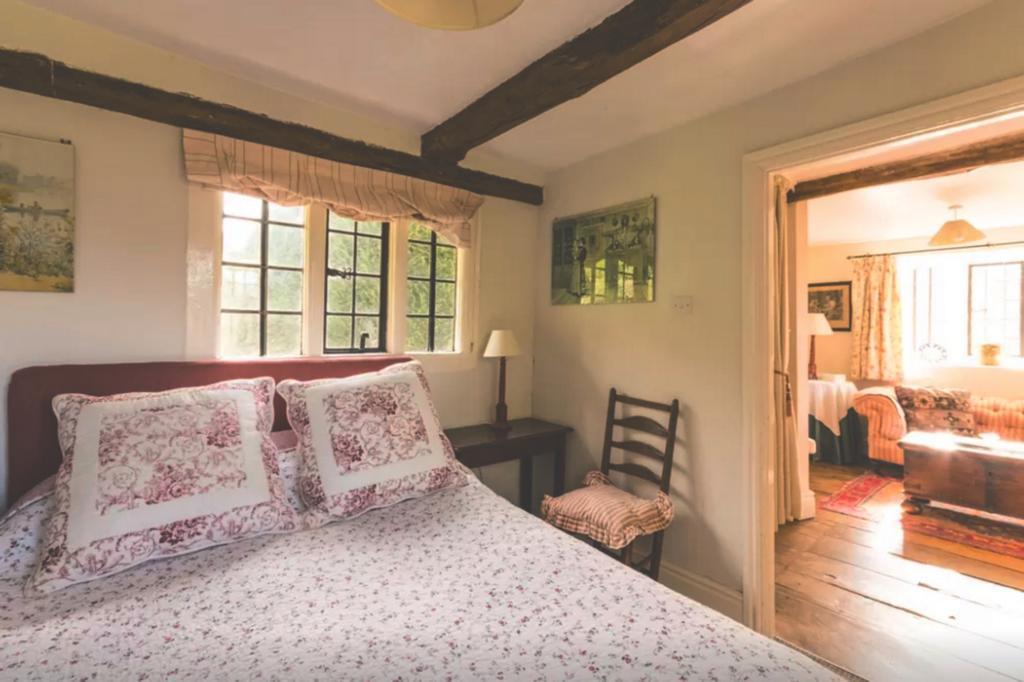 Owlpen Manor Cottages Uley Экстерьер фото