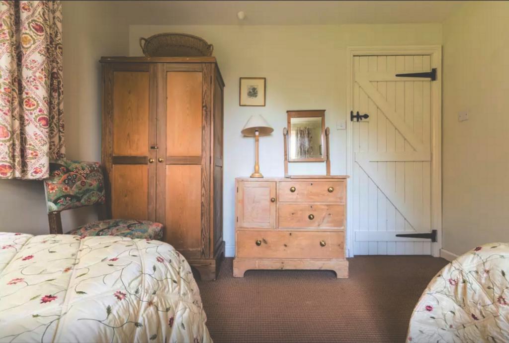 Owlpen Manor Cottages Uley Экстерьер фото